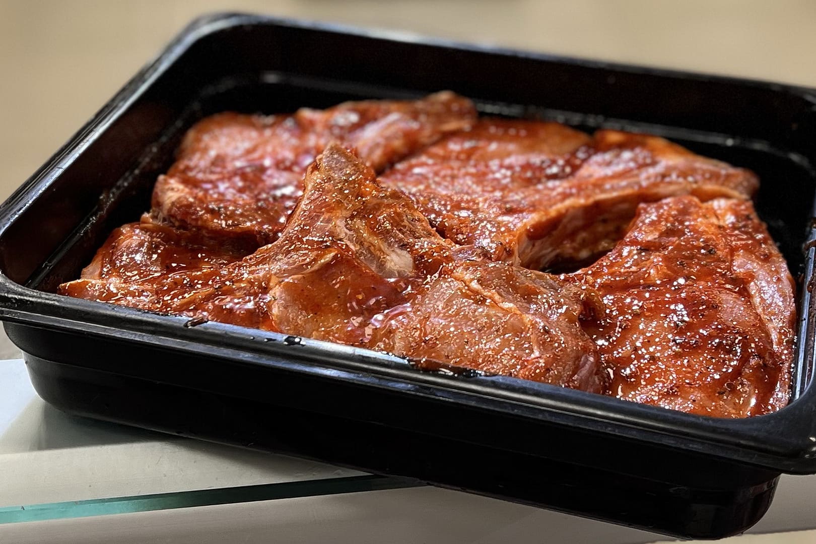 Купите свиной маринованный антрекот из свежего мяса свинины. Закажите сейчас в интернет-магазине с доставкой и почувствуйте домашний вкус и удовольствие от натуральной еды!
 - Фото 1