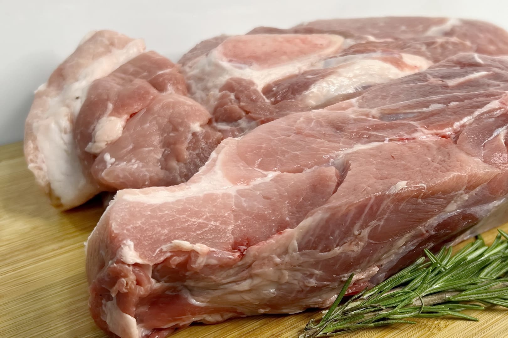 Купите лопатку свиную из свежего фермерского мяса. Закажите сейчас в интернет-магазине с доставкой и почувствуйте домашний вкус и удовольствие от натуральной еды!
 - Фото 5