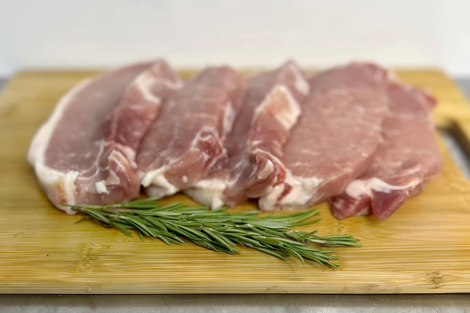 Закажите свиной эскалоп из свежего мяса. Купите прямо сейчас в интернет-магазине с доставкой и почувствуйте домашний вкус и удовольствие от натуральной еды! - Фото 3